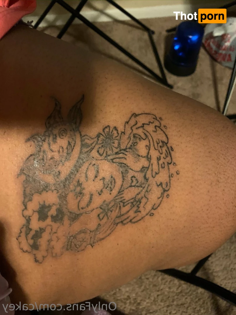 BIG OL CAKES 🎂 🍰 11943635