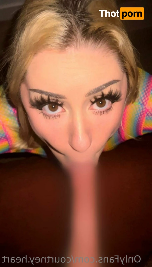 Courtney 💕 16469319