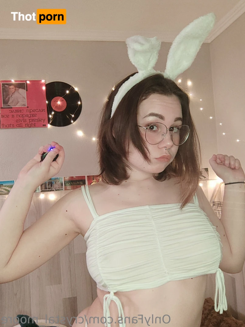 crystal_moore 12632677