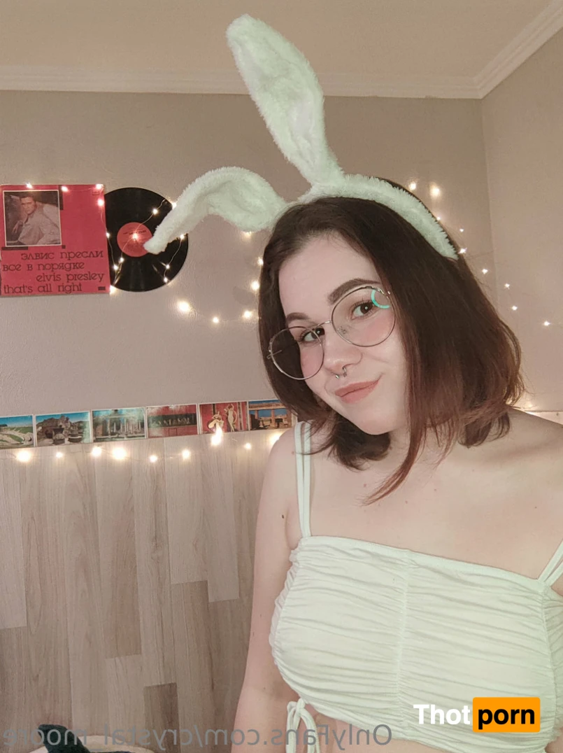 crystal_moore 15182951