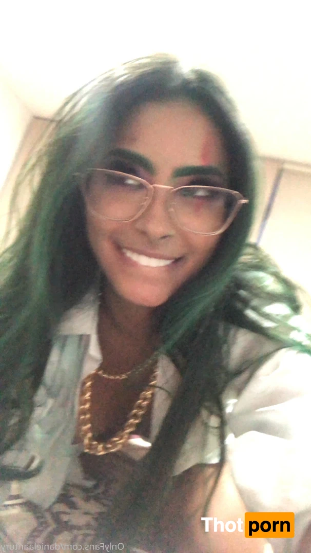 Daniela Antury 15665105