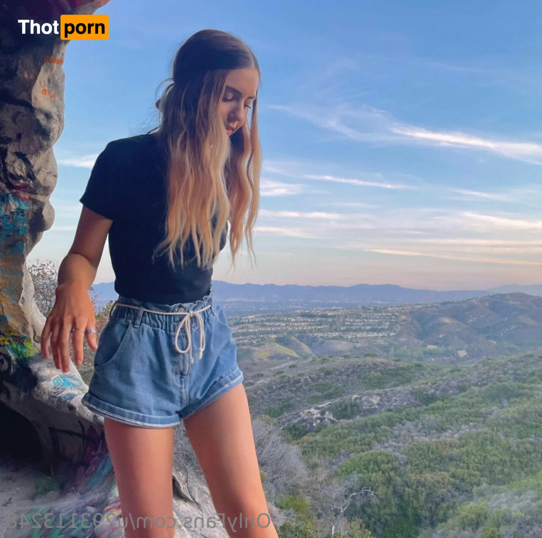 ellamoorepls 11978082