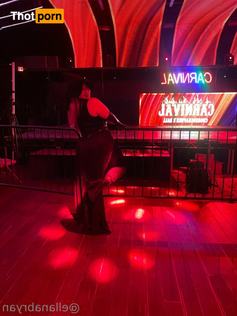 Ellana 🎂 15046396