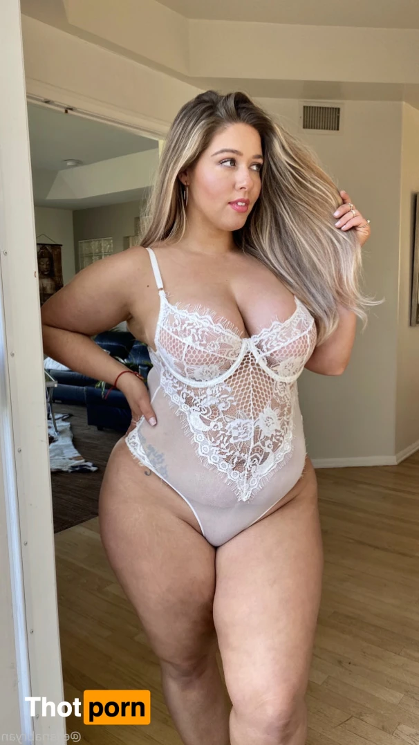 Ellana 🎂 15046546