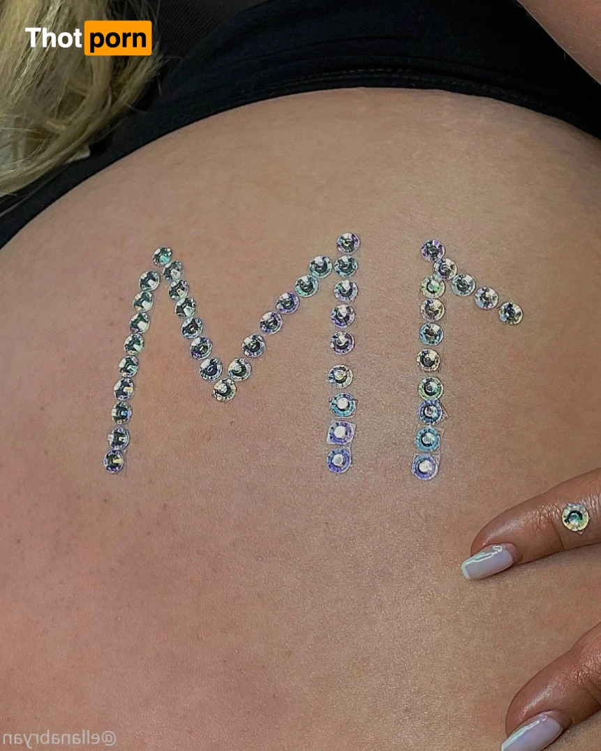 Ellana 🎂 15046611