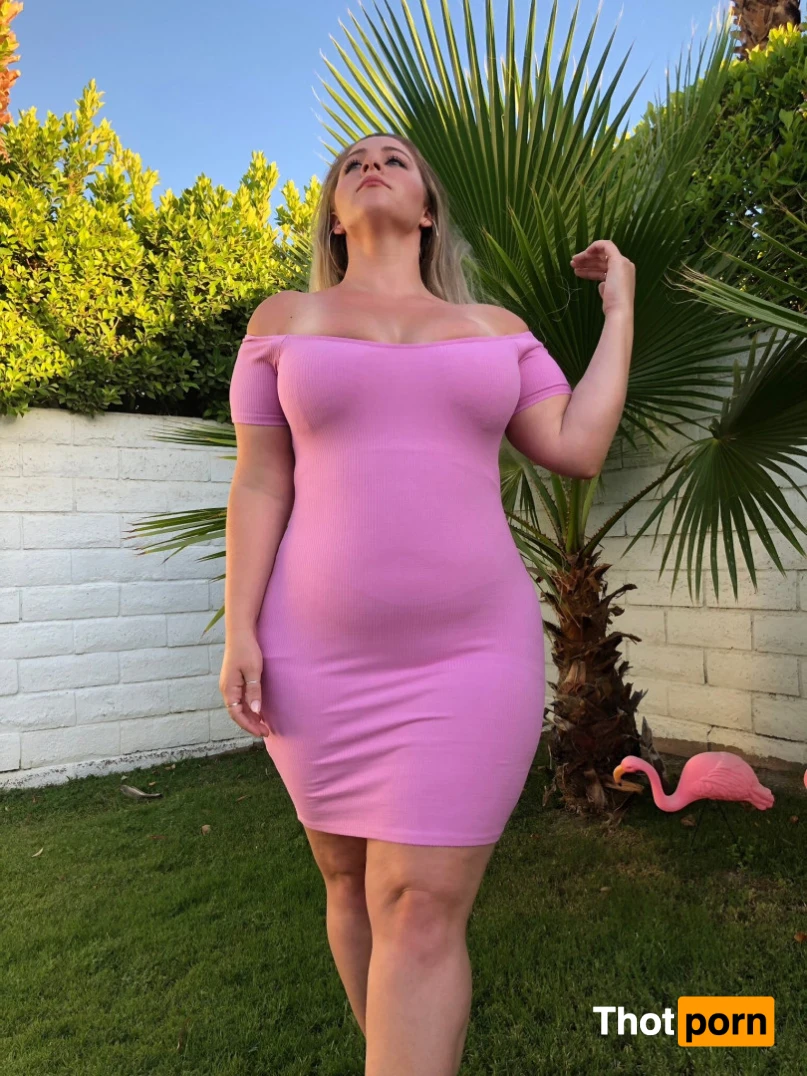 Ellana 🎂 15047196