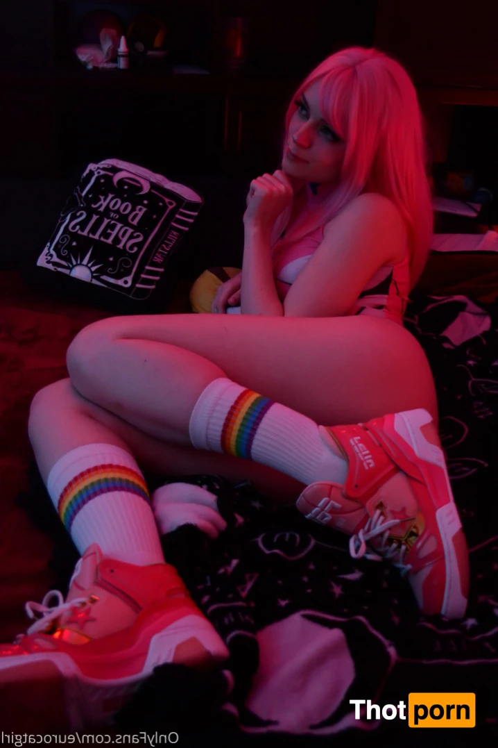 Eurocatgirl 13572099