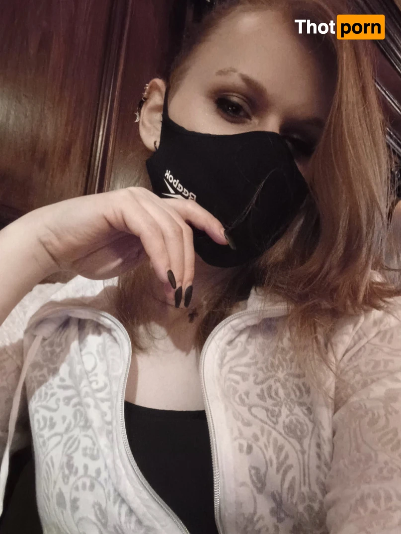 Fussy Hussy 14879044