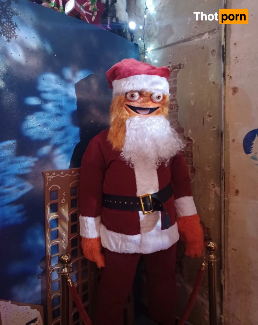 Fussy Hussy 14879176