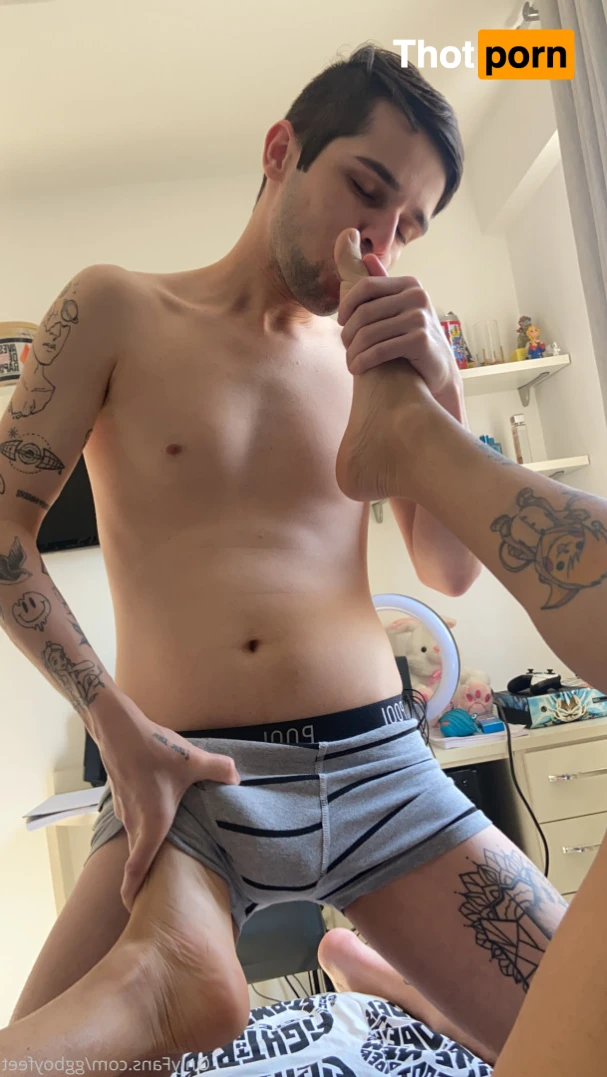 GGBOYFEET 14135318