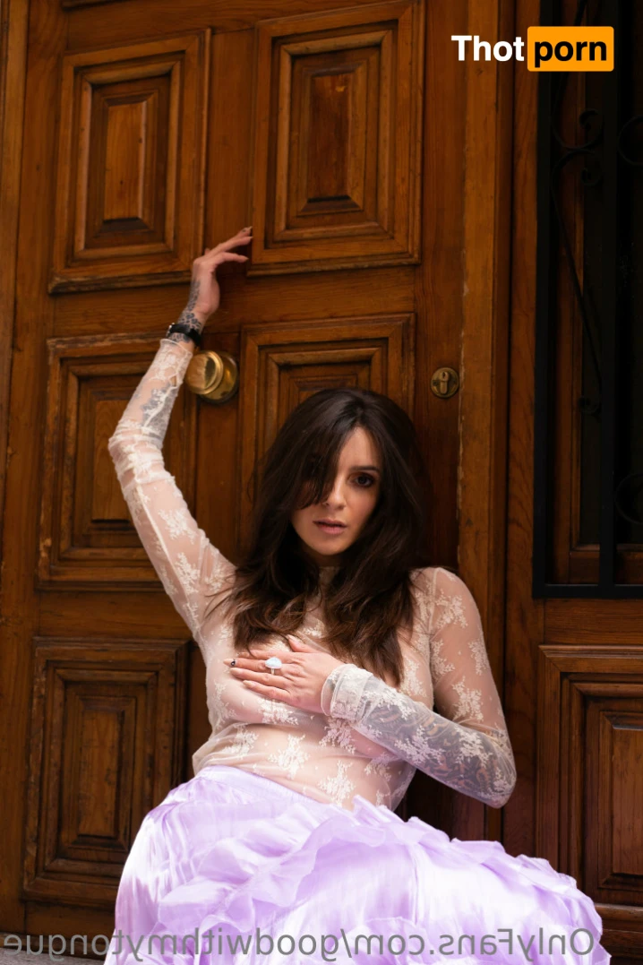 Elena Language 14838437