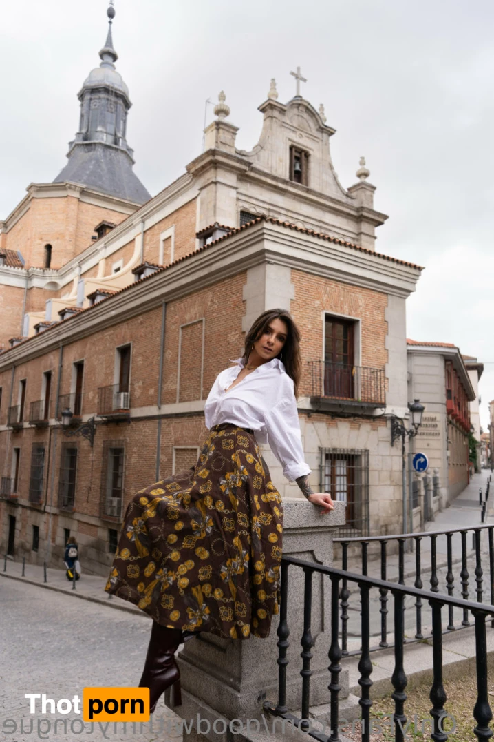 Elena Language 14838455