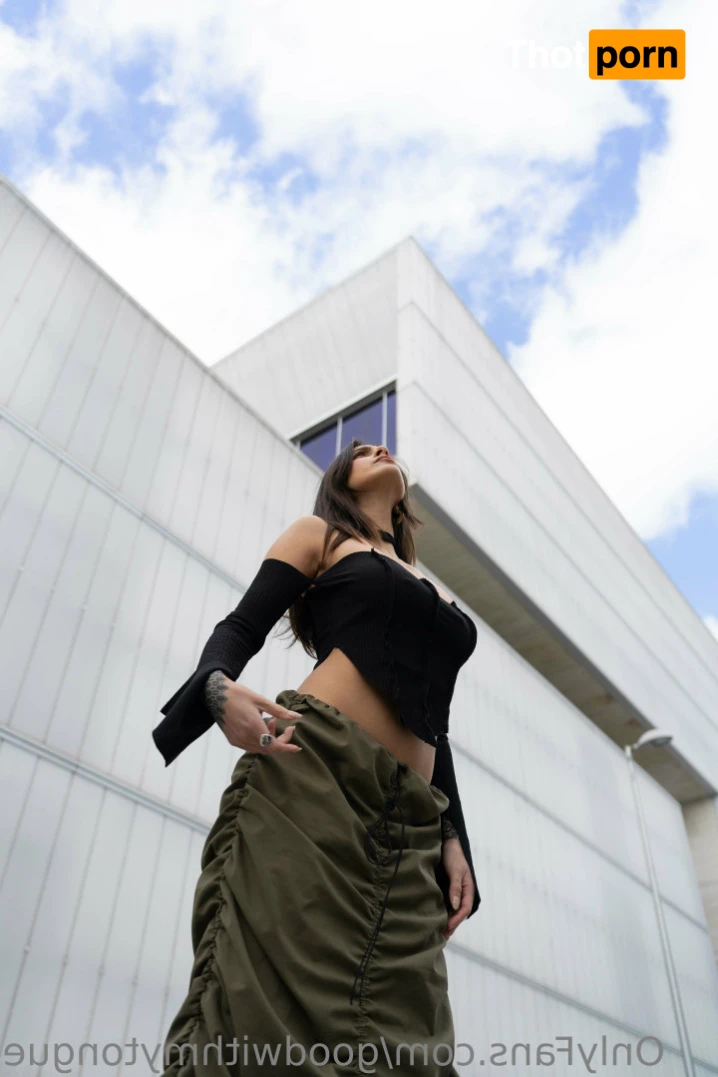 Elena Language 14838508