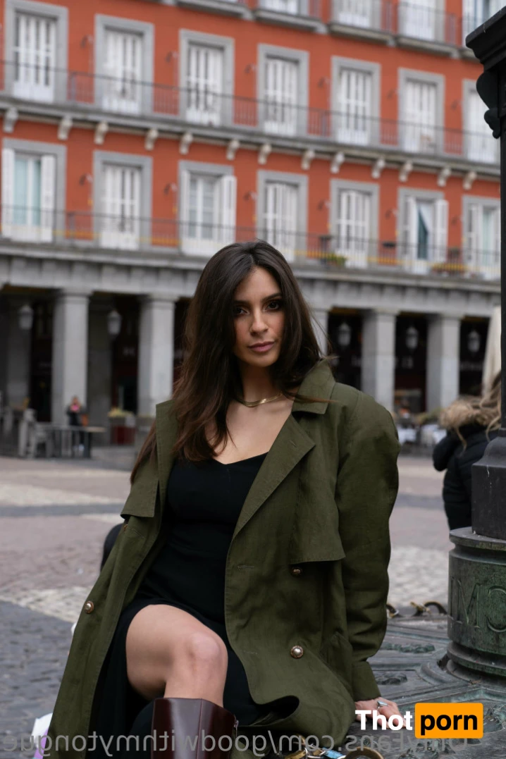 Elena Language 14838537