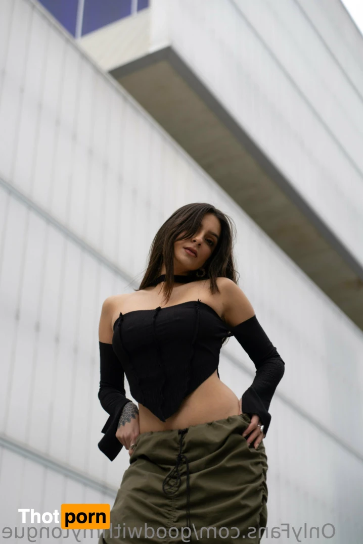 Elena Language 14838624