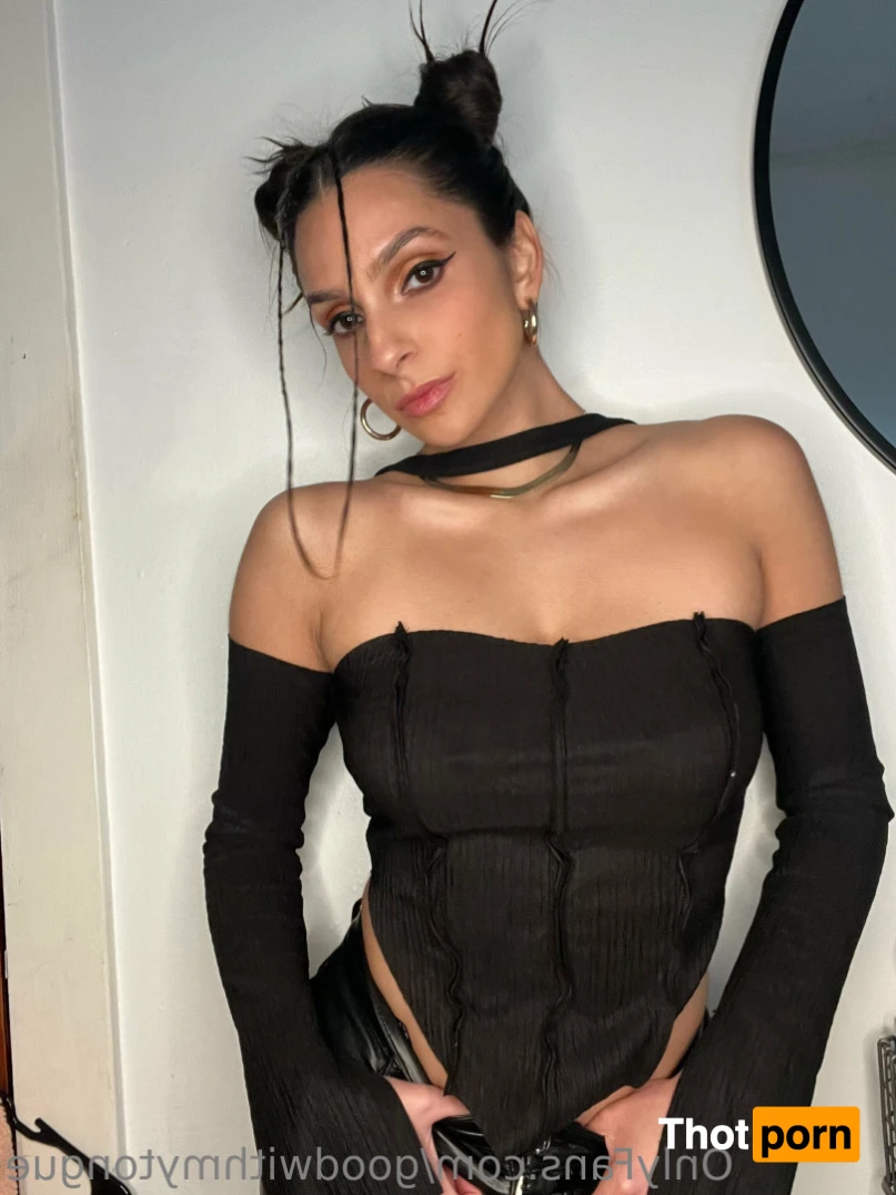 Elena Language 16148670