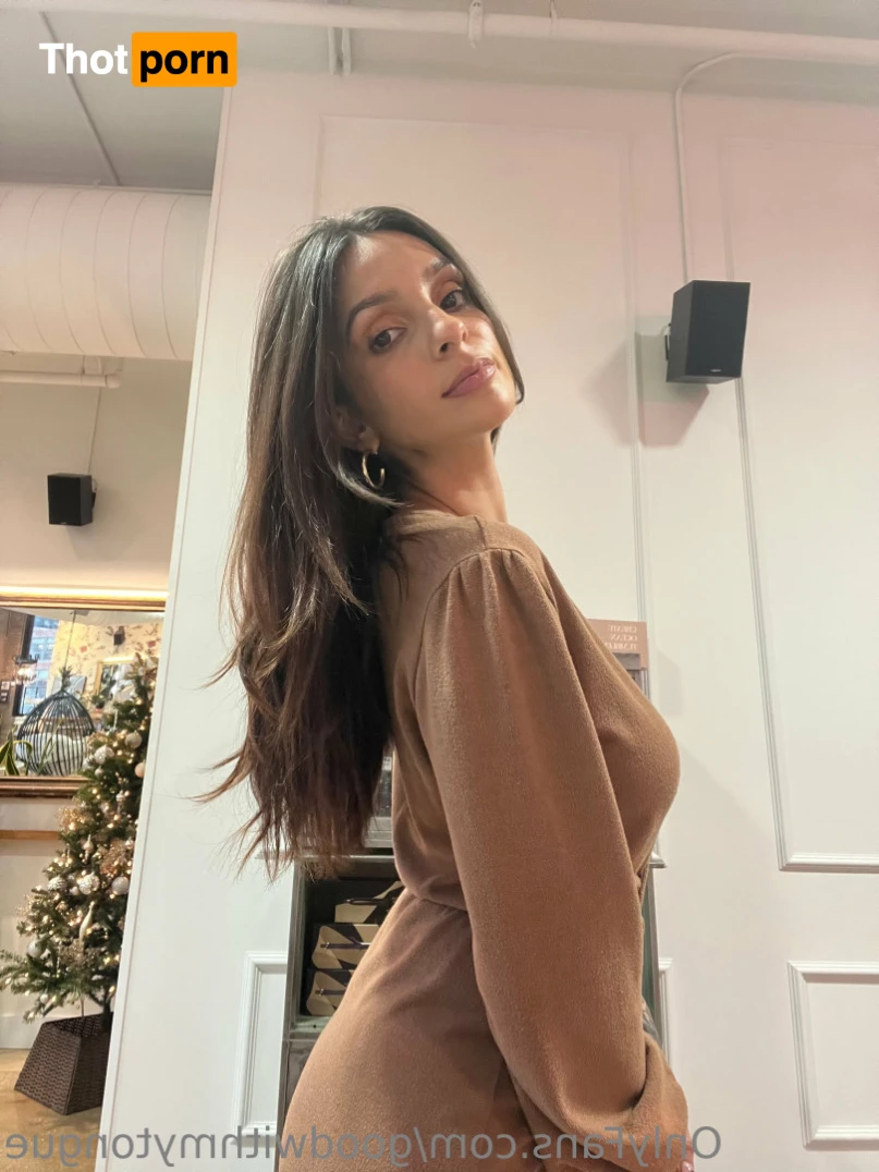 Elena Language 16156831