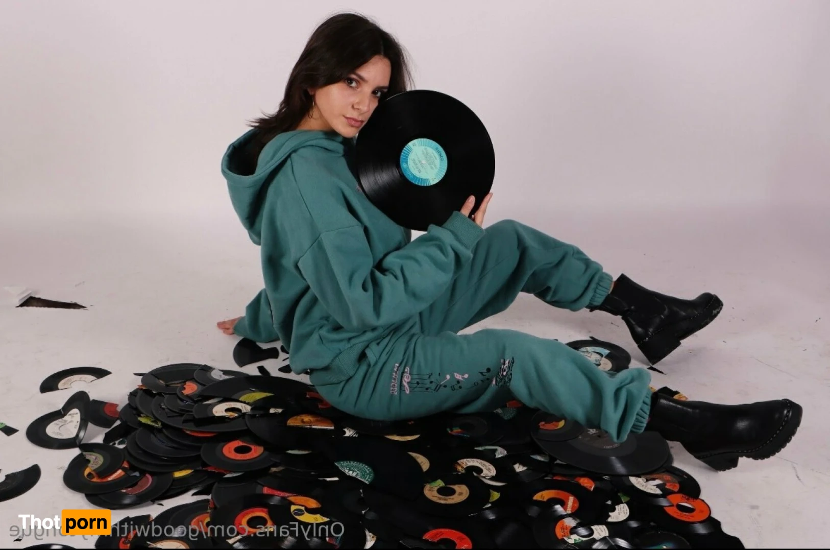 Elena Language 16161653