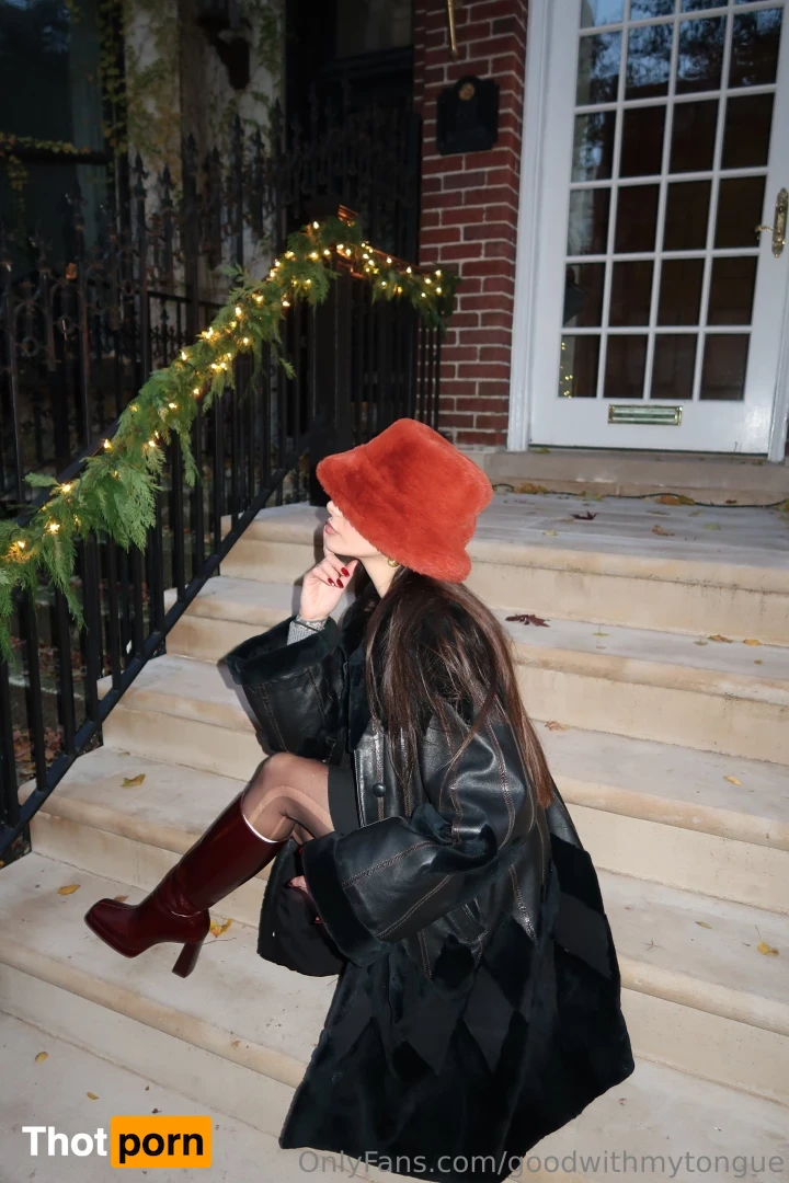 Elena Language 16575955