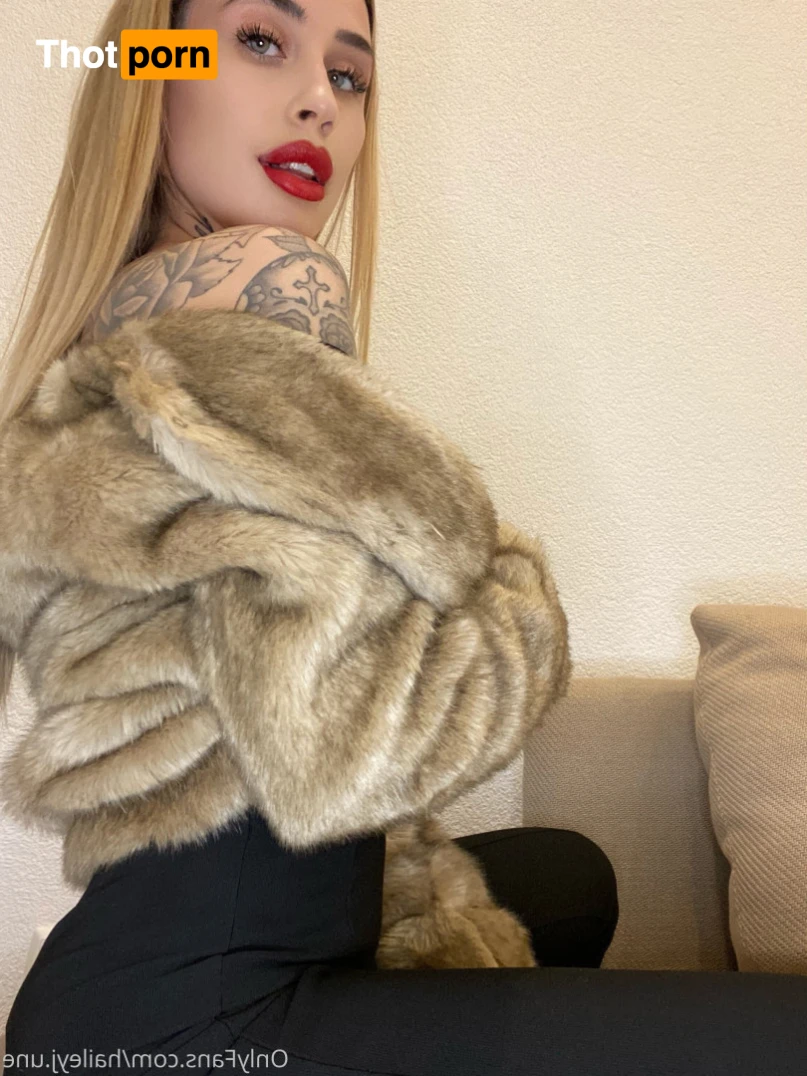 haileyj.une 12591881