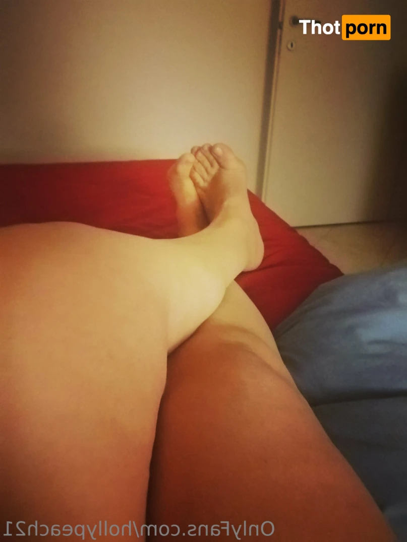 Holly Peach 13541318