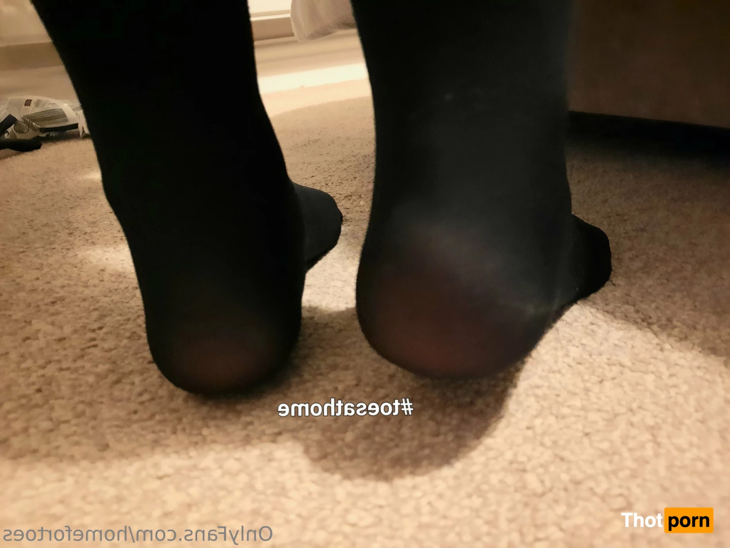 toes at home 11106630