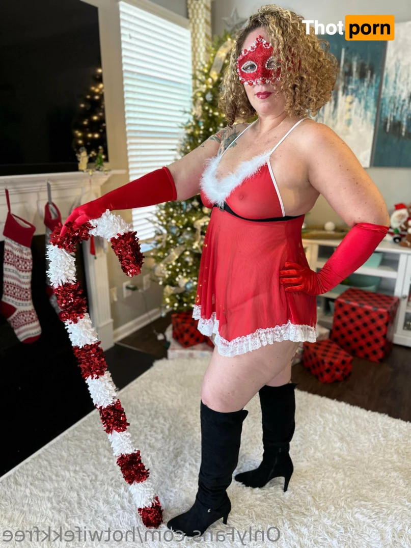 Hotwifekk and Friends Free! 13708973