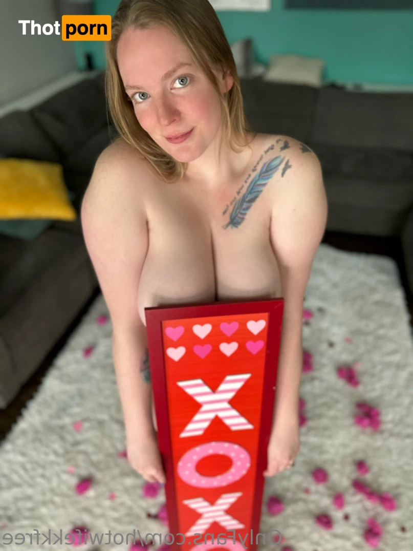 Hotwifekk and Friends Free! 14724678