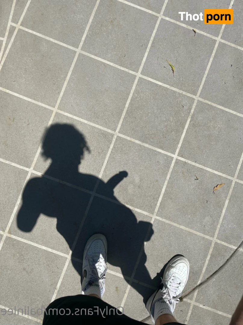 Hung Aussie 14723583