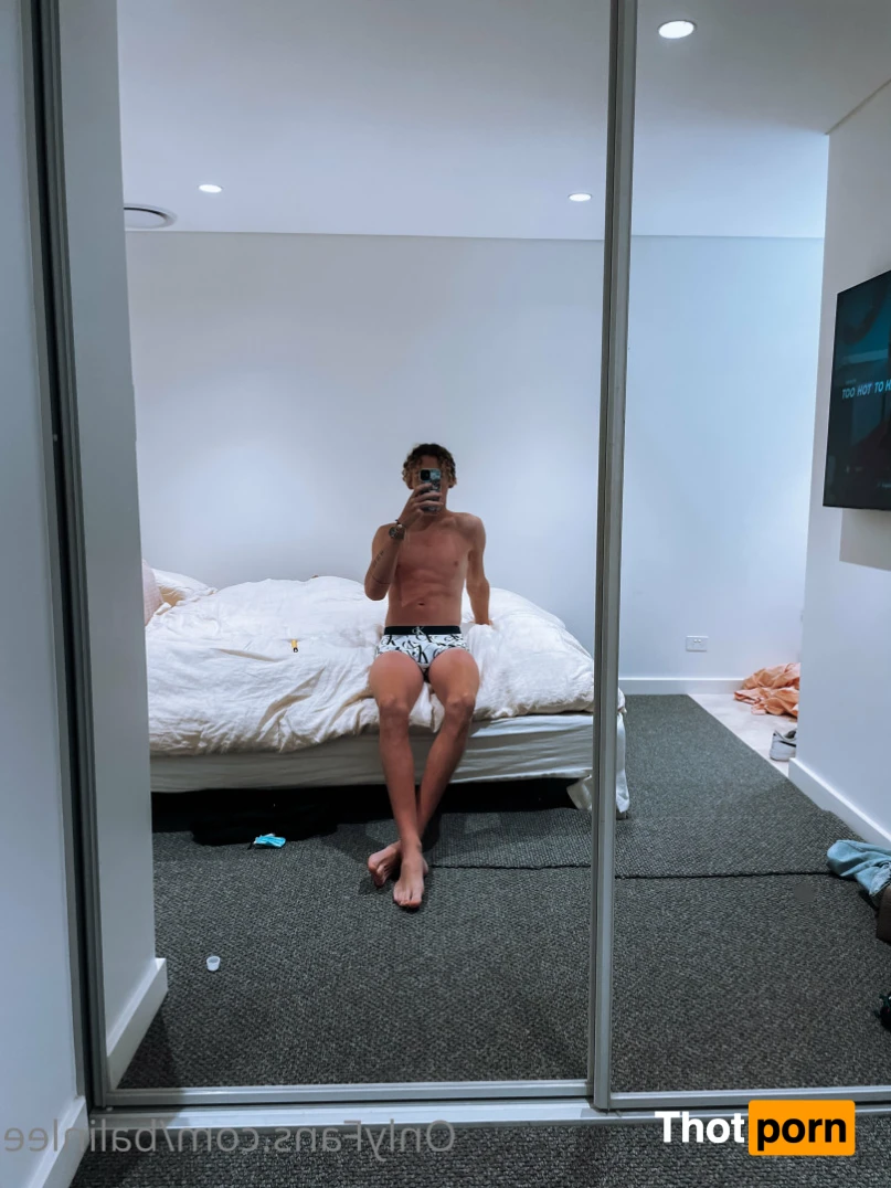 Hung Aussie 14724064