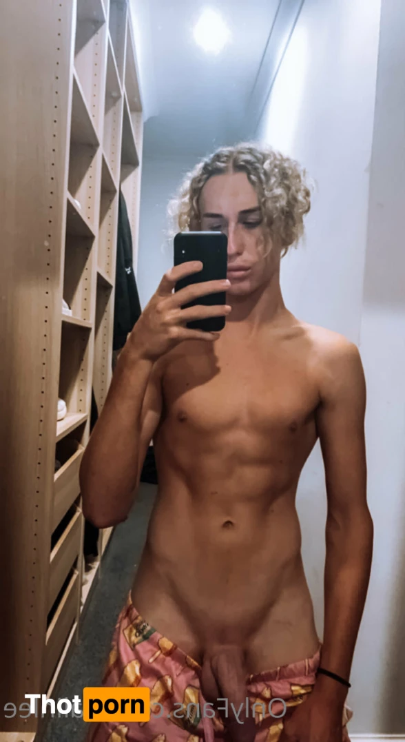 Hung Aussie 14724158