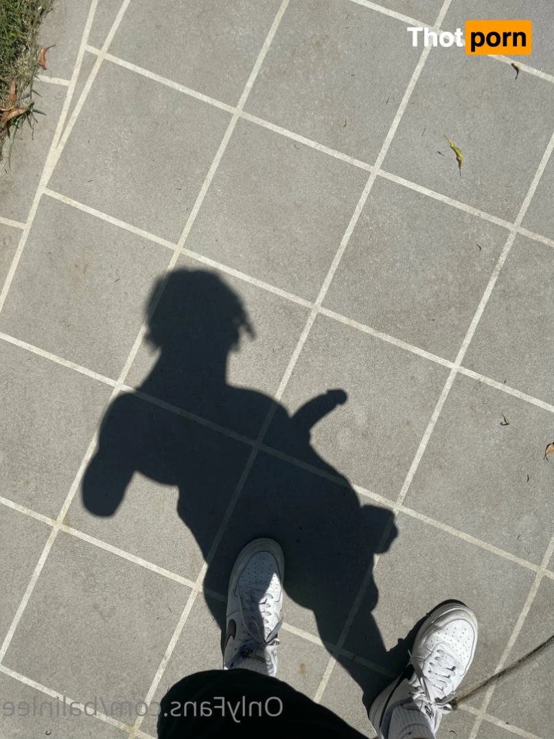 Hung Aussie 14724301