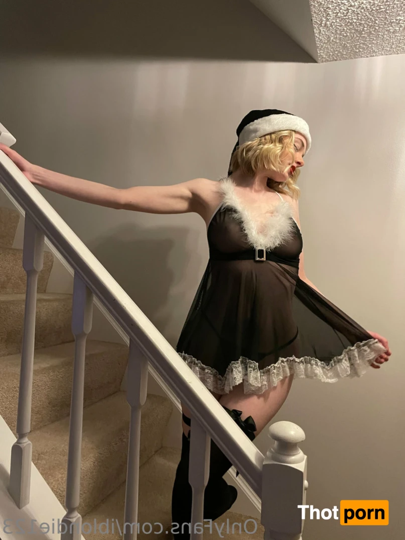 iblondie123 13685937