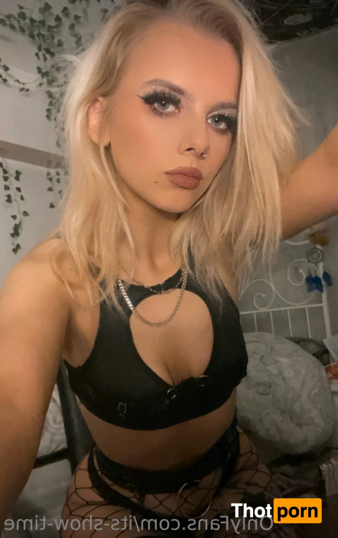 Its-Show-Time 11260884