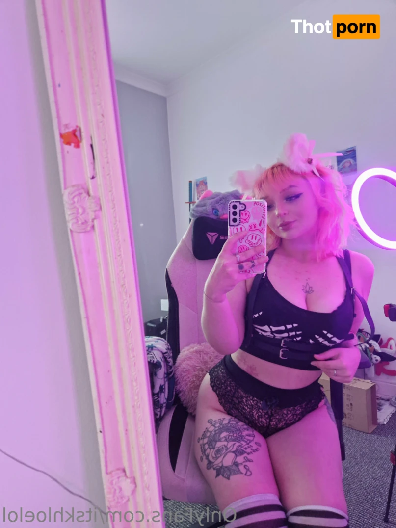 khloe ♡☁️ 14224924