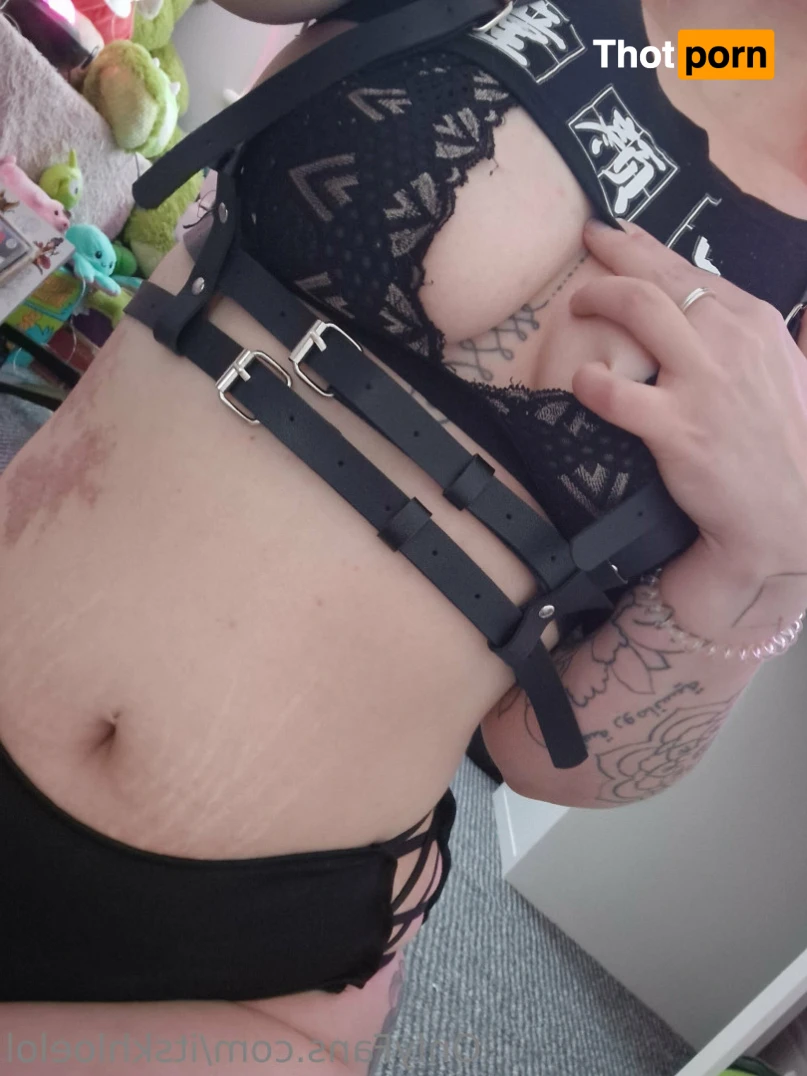 khloe ♡☁️ 14279148