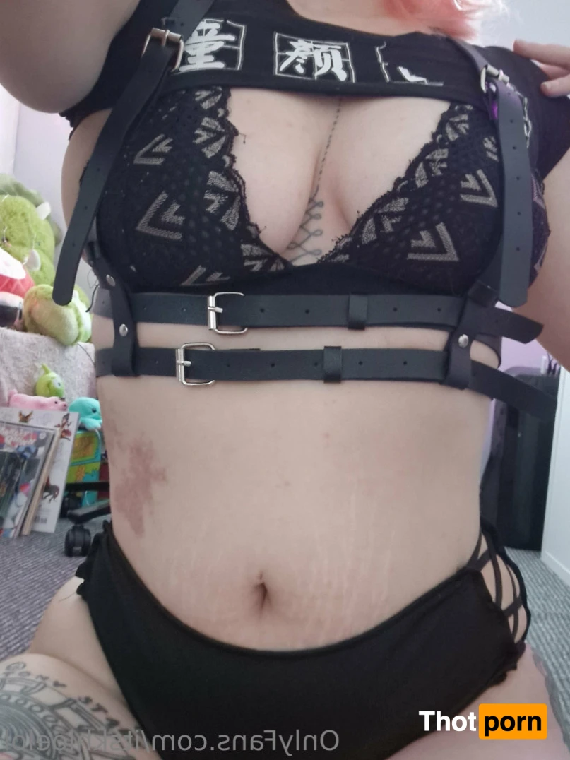 khloe ♡☁️ 14308743