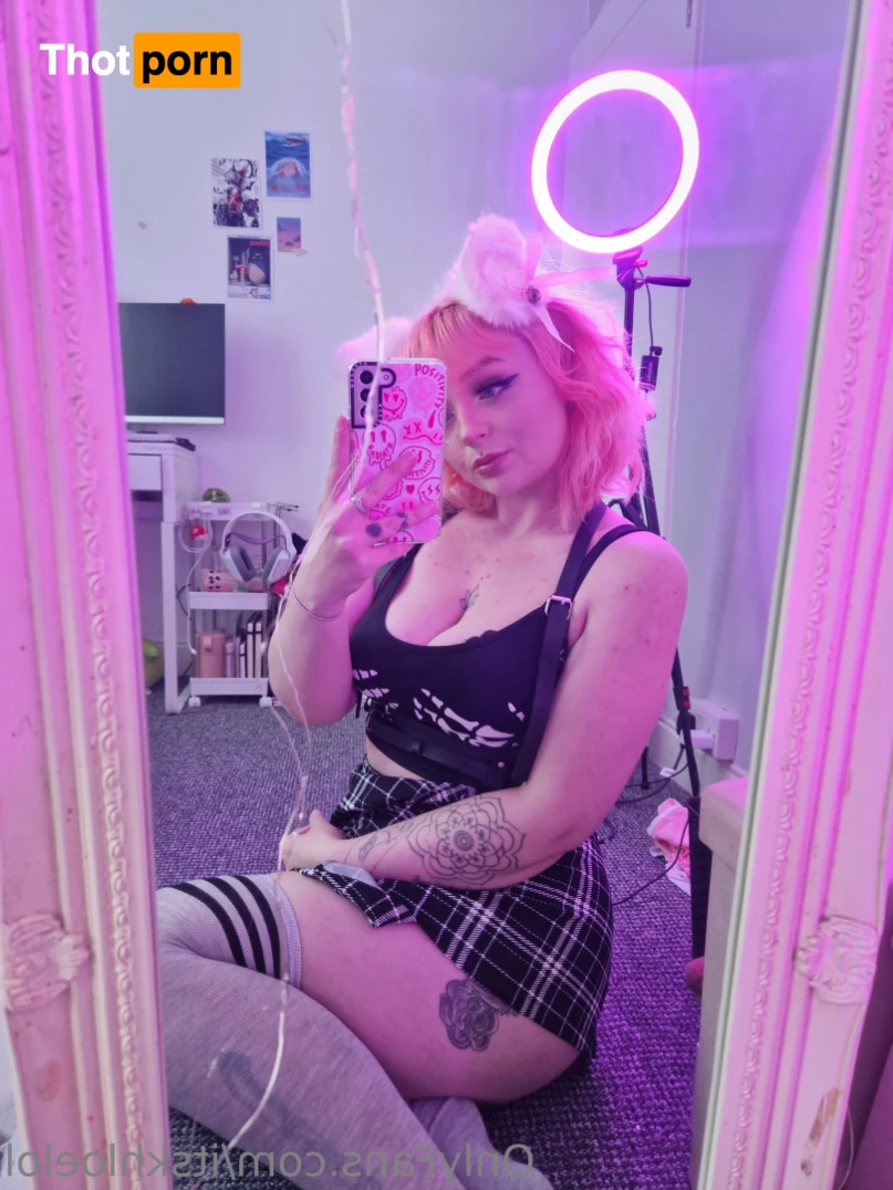 khloe ♡☁️ 14312387