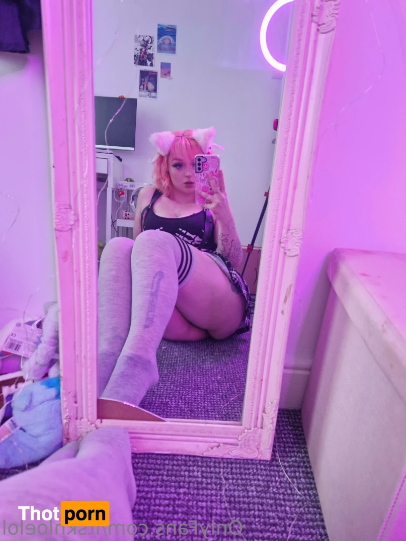 khloe ♡☁️ 14318635