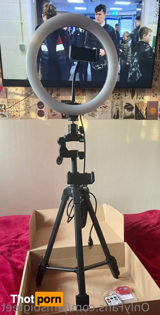 Jem’s feet 14635477