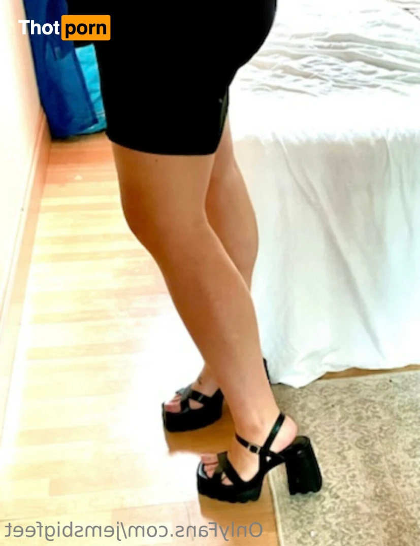 Jem’s feet 14636121