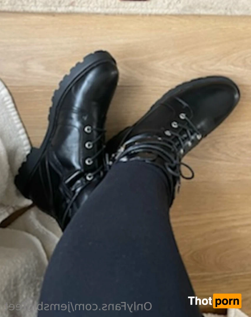 Jem’s feet 14636372