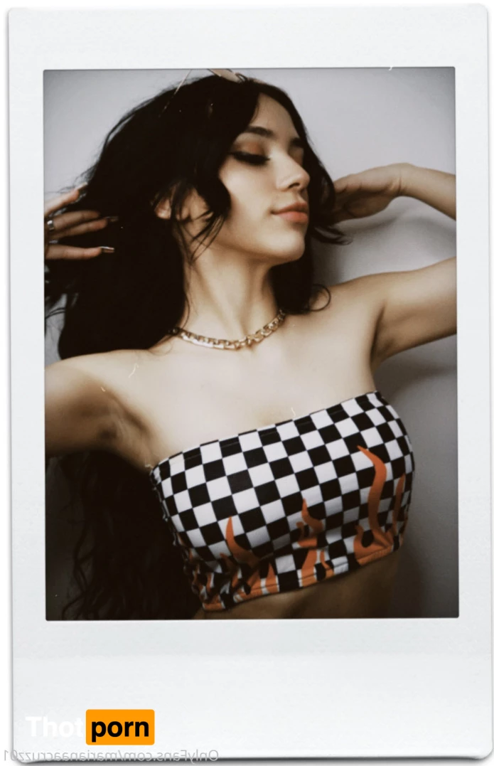 Mariana cruz 9904767