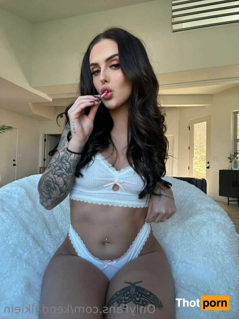 Kendal Klein 💋 14473896