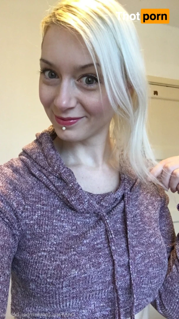 Kimber Benton 16527391