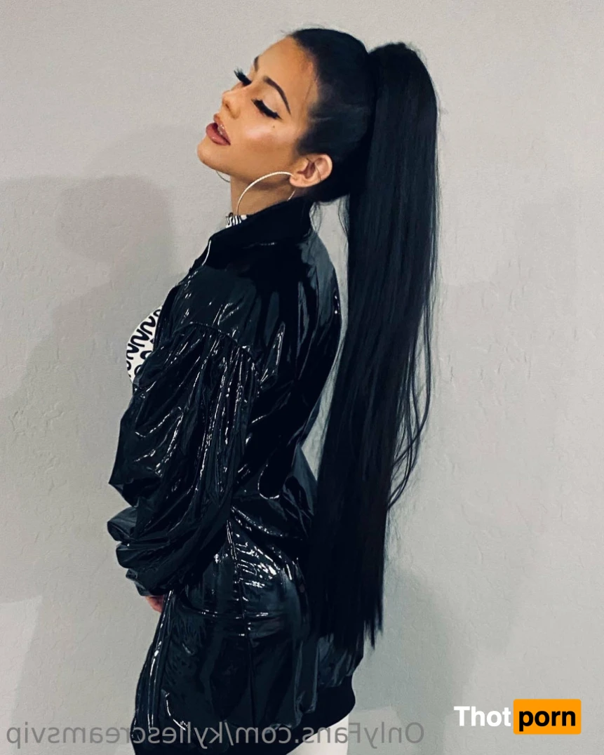 Kylie screams 14479479