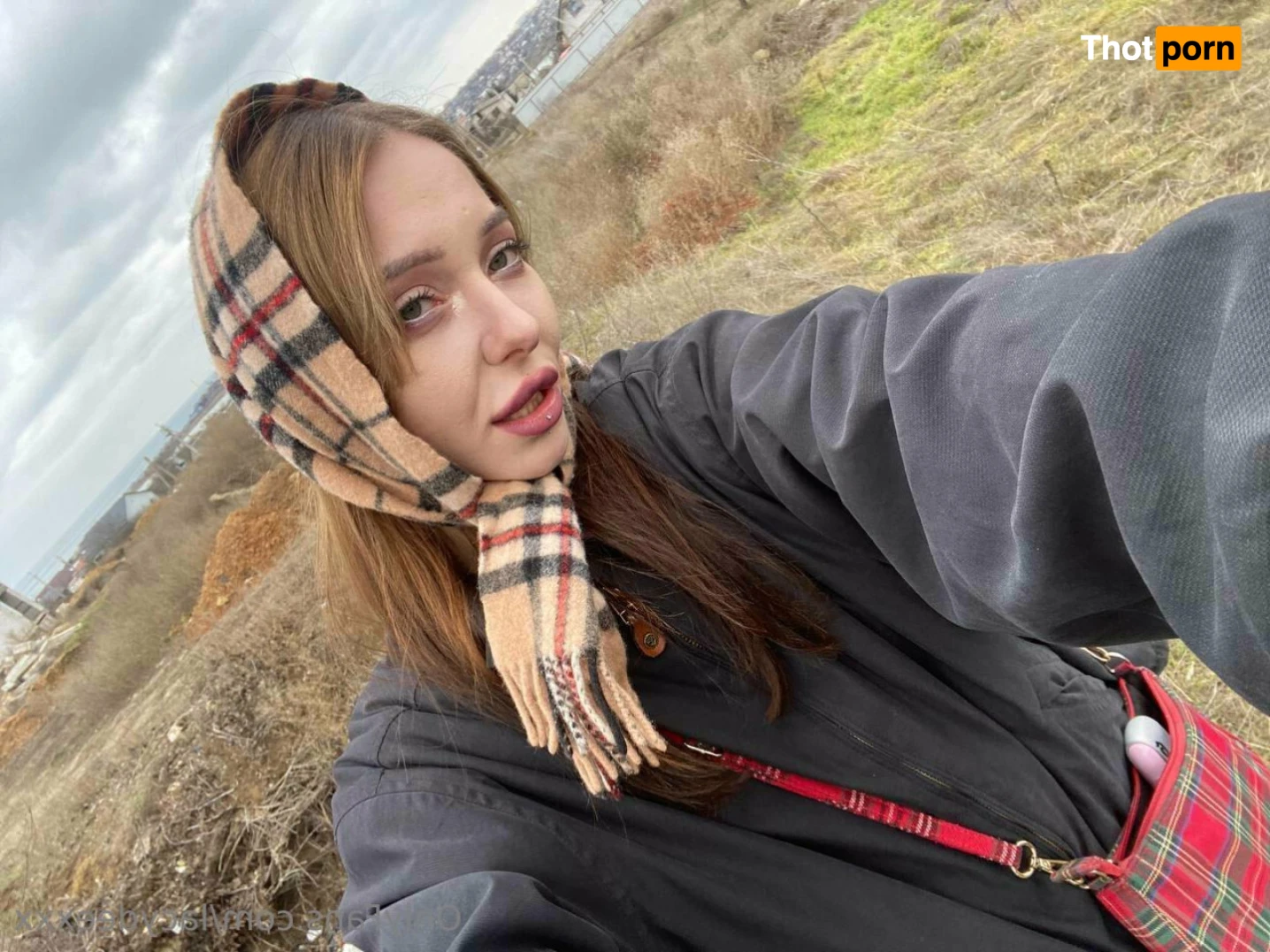 𝑳𝒂𝒄𝒚 𝑫𝒆𝒆 14471528