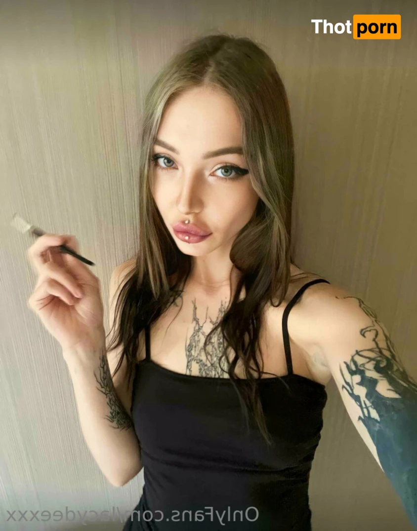 𝑳𝒂𝒄𝒚 𝑫𝒆𝒆 14471701