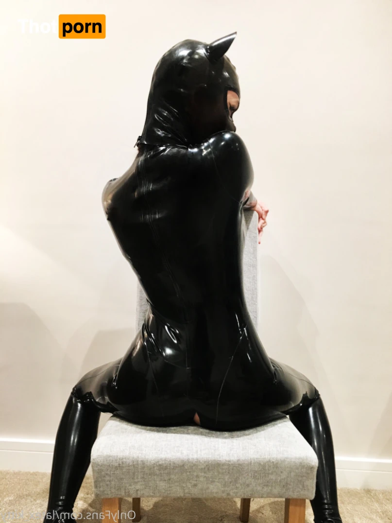 latex_kitty 15051529