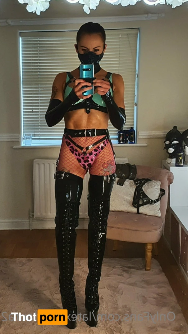 Latexloverlaura2 14438629